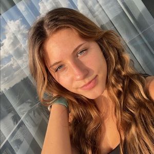 Meet your Posher, Ellen